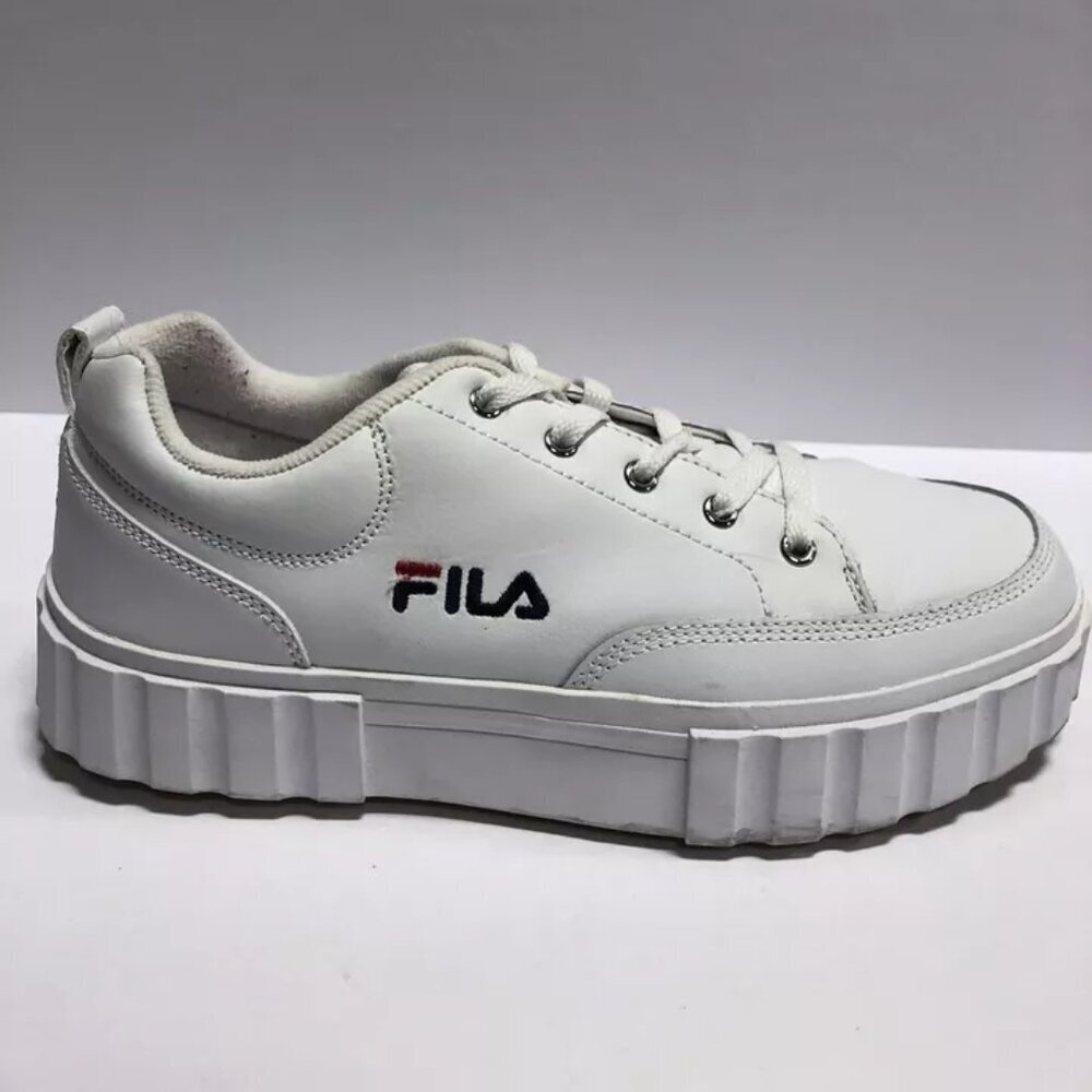 Fila Women’s Sandblast Low, White Lace-Up Sneakers, Size 9.5M